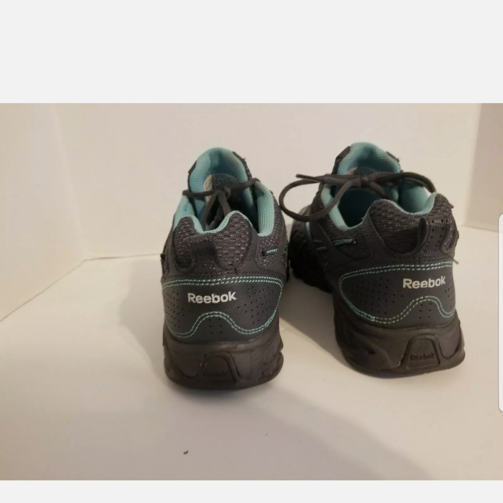 Women's Reebok's Size 10! - Picture 3 of 12